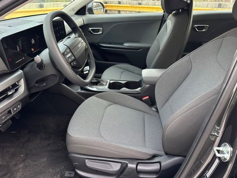 New 2025 Kia K4 LXS image 18