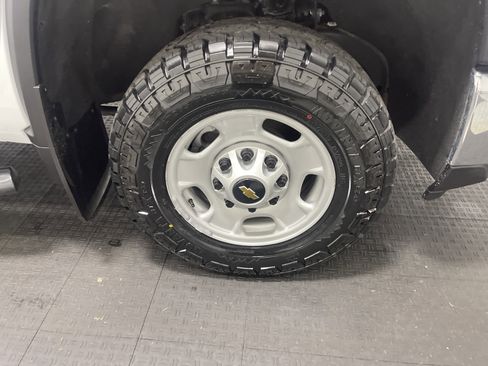 Used 2025 Chevrolet Silverado 2500 W/T w/ WT Convenience Package image 17