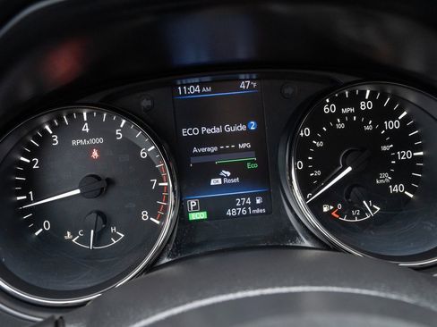 Used 2020 Nissan Rogue SV image 18