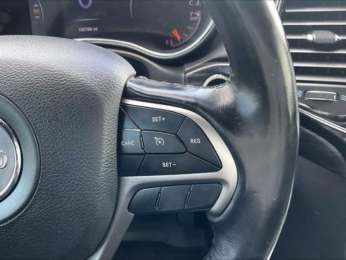 Used 2019 Jeep Grand Cherokee Altitude RWD image 23