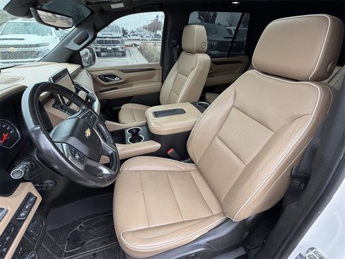 Used 2021 Chevrolet Tahoe Premier w/ Premium Package image 27