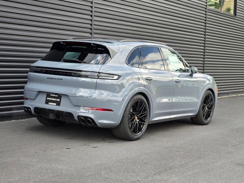 New 2026 Porsche Cayenne GTS AWD/4WD image 7