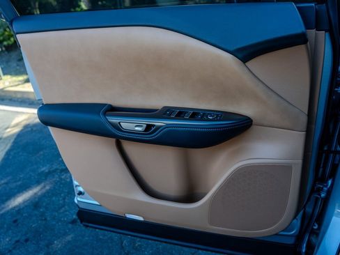 Used 2025 Lexus RZ 300e image 15