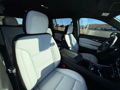 New 2026 Chevrolet Traverse High Country image 14