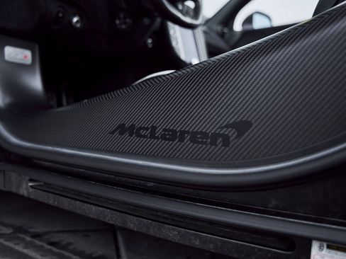Used 2024 McLaren 750S Spider image 39