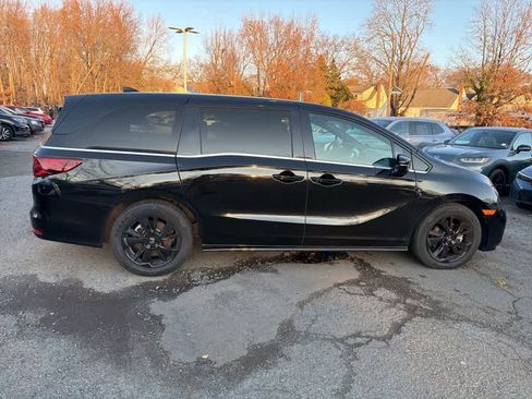 Certified 2023 Honda Odyssey Sport image 13