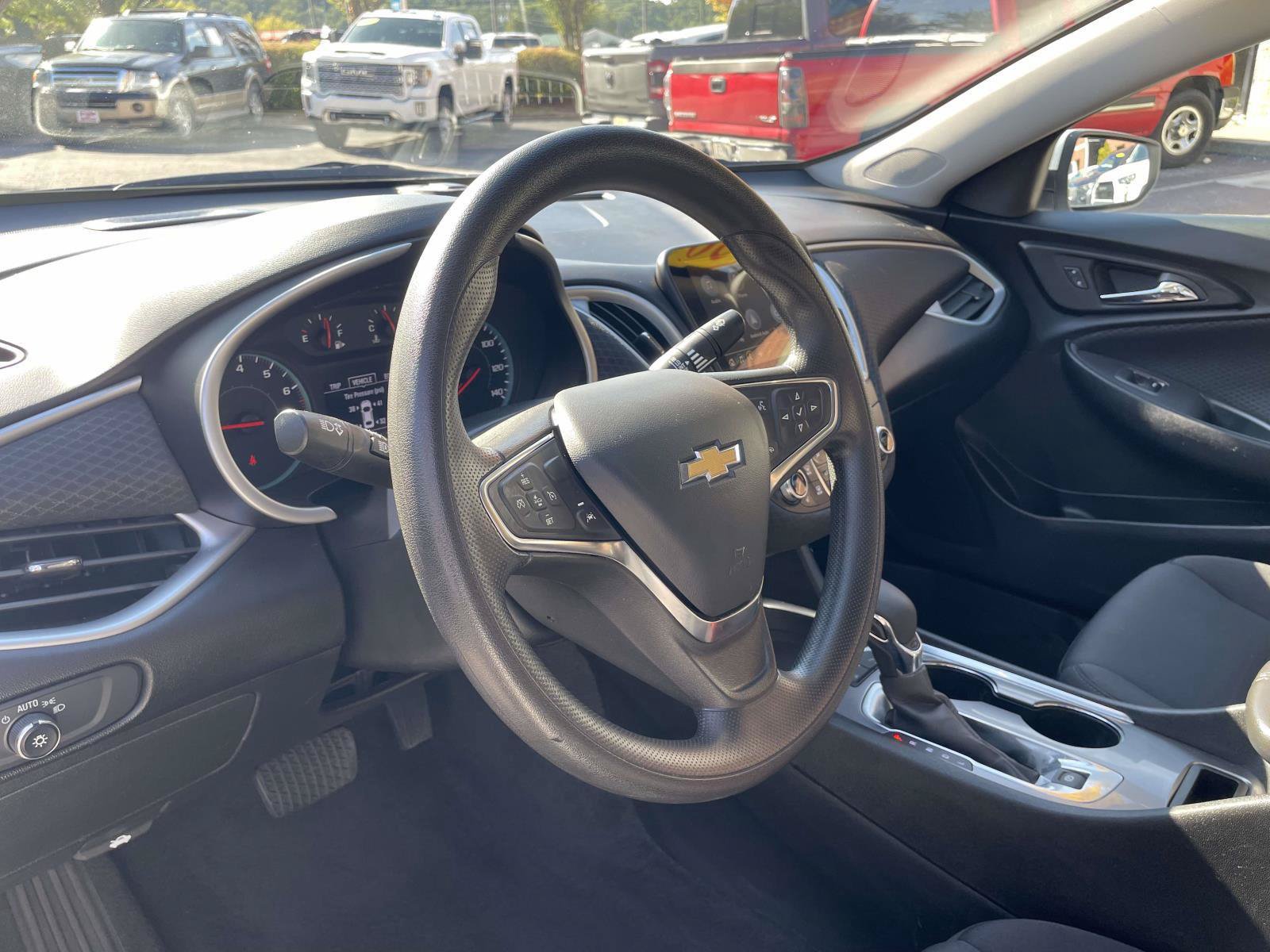 Used 2024 Chevrolet Malibu LT FWD image 7