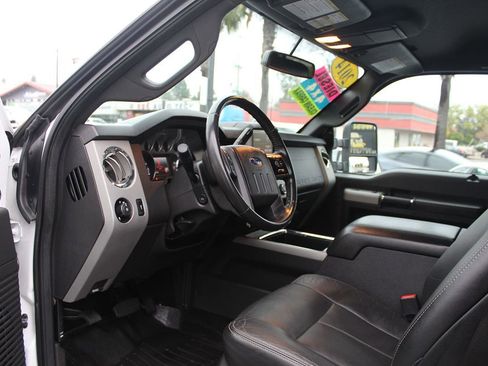 Used 2014 Ford F250 Lariat w/ Lariat Interior Package image 23