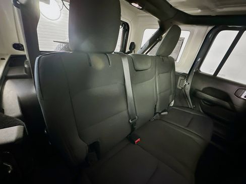 Used 2021 Jeep Wrangler Unlimited Sahara AWD/4WD image 26