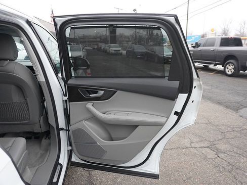 Used 2022 Audi Q7 3.0T Premium Plus w/ Premium Plus Package image 32