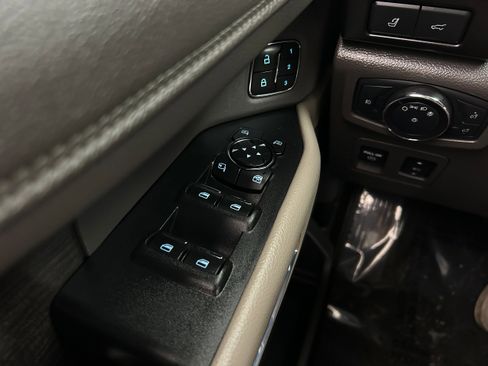 Used 2020 Ford Expedition Limited AWD/4WD image 23