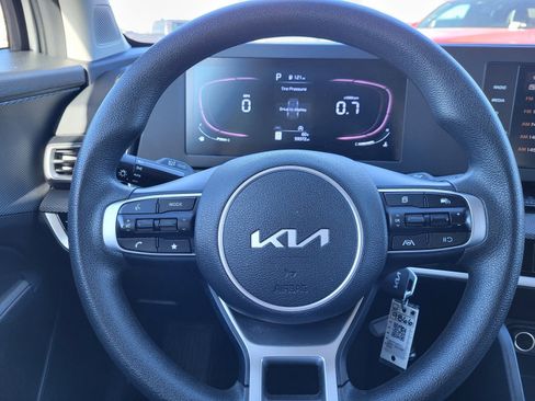 Used 2024 Kia Sportage LX image 9