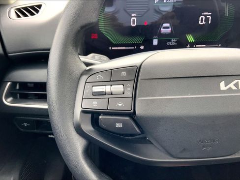 Used 2025 Kia K4 FWD image 23
