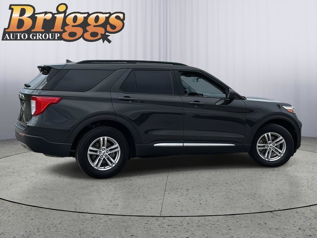 Used 2023 Ford Explorer XLT w/ Equipment Group 202A AWD/4WD image 19