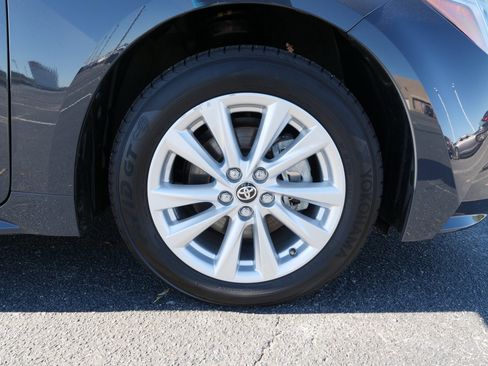 Used 2025 Toyota Corolla XLE image 11