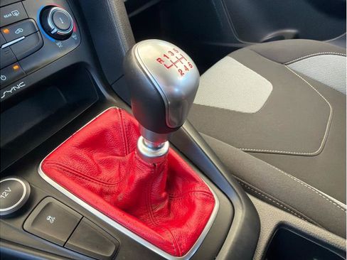 Used 2015 Ford Focus ST FWD image 24