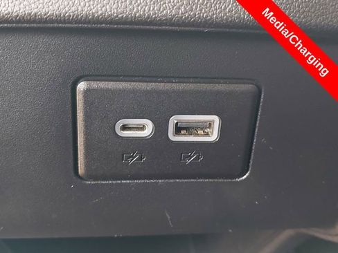 Used 2020 Chevrolet Blazer LT w/ LPO, Black Grille Bar Package FWD image 20