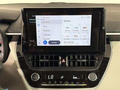 Used 2025 Toyota Corolla LE image 28