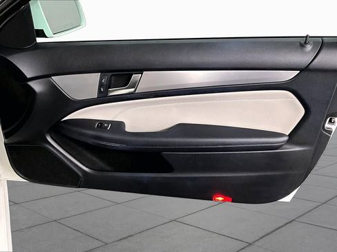 Used 2013 Mercedes-Benz C 250 Coupe image 23