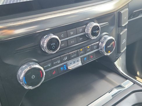 Used 2023 Ford F150 Lariat AWD/4WD image 24