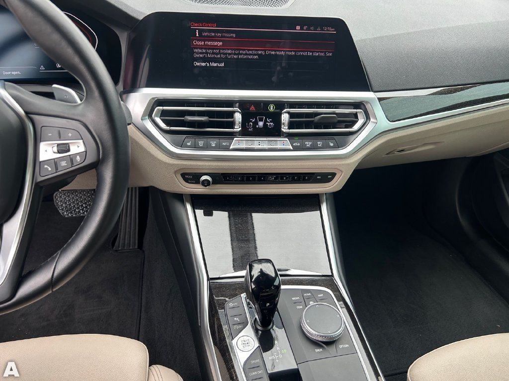 Used 2022 BMW 330i Sedan w/ Driving Assistance Package RWD image 23