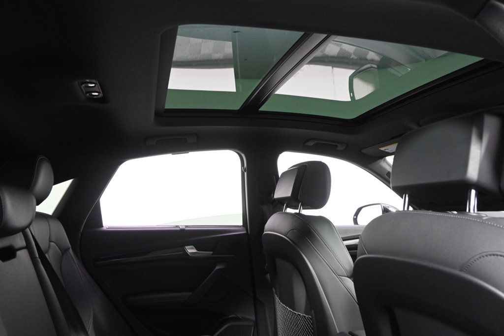 Used 2023 Audi SQ5 Prestige AWD/4WD image 17
