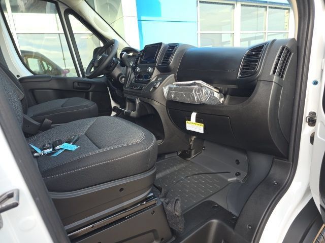 Used 2025 RAM ProMaster 2500 FWD image 4