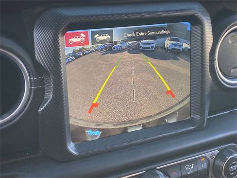 Used 2023 Jeep Wrangler Unlimited Sahara image 15