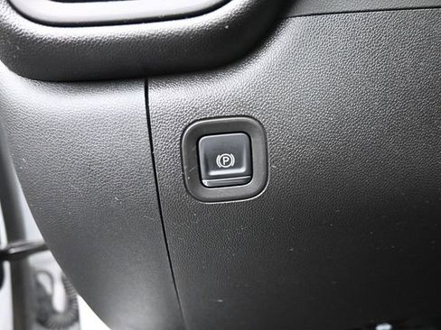 Used 2025 Chevrolet Silverado 1500 W/T image 15