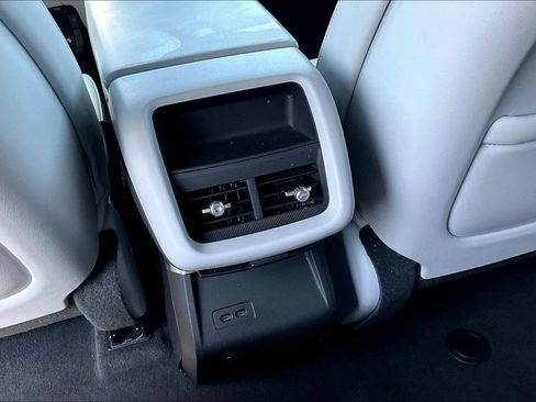 Used 2024 Cadillac Lyriq Luxury RWD image 10