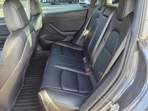 Used 2021 Tesla Model 3 Standard Range Plus image 22