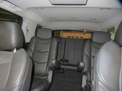 Used 2018 Cadillac Escalade Luxury AWD/4WD image 53