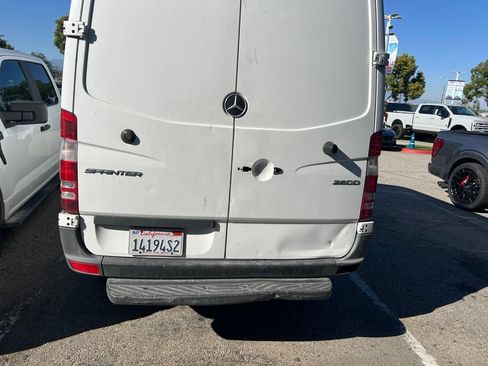 Used 2017 Mercedes-Benz Sprinter 2500 image 6