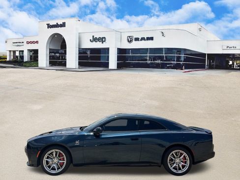 Used 2024 Dodge Charger Daytona Scat Pack w/ Plus Group AWD/4WD image 4