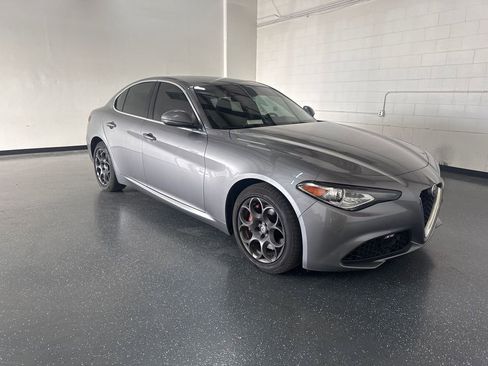 Used 2017 Alfa Romeo Giulia AWD w/ Cold Weather Package image 2