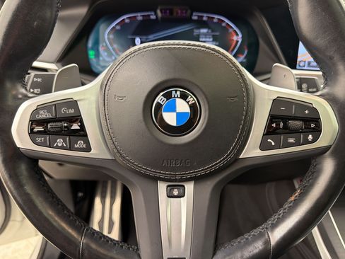 Used 2022 BMW X7 xDrive40i w/ M Sport Package AWD/4WD image 11