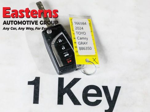 Used 2024 Toyota Camry SE image 24