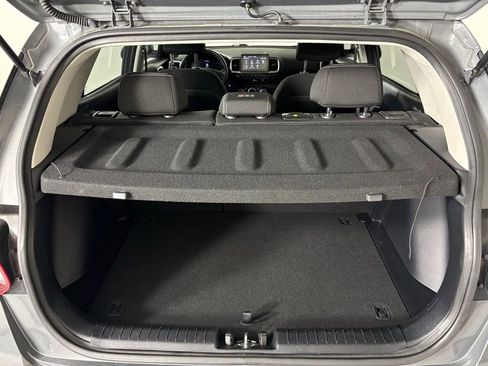 Used 2025 Hyundai Venue SEL FWD image 42