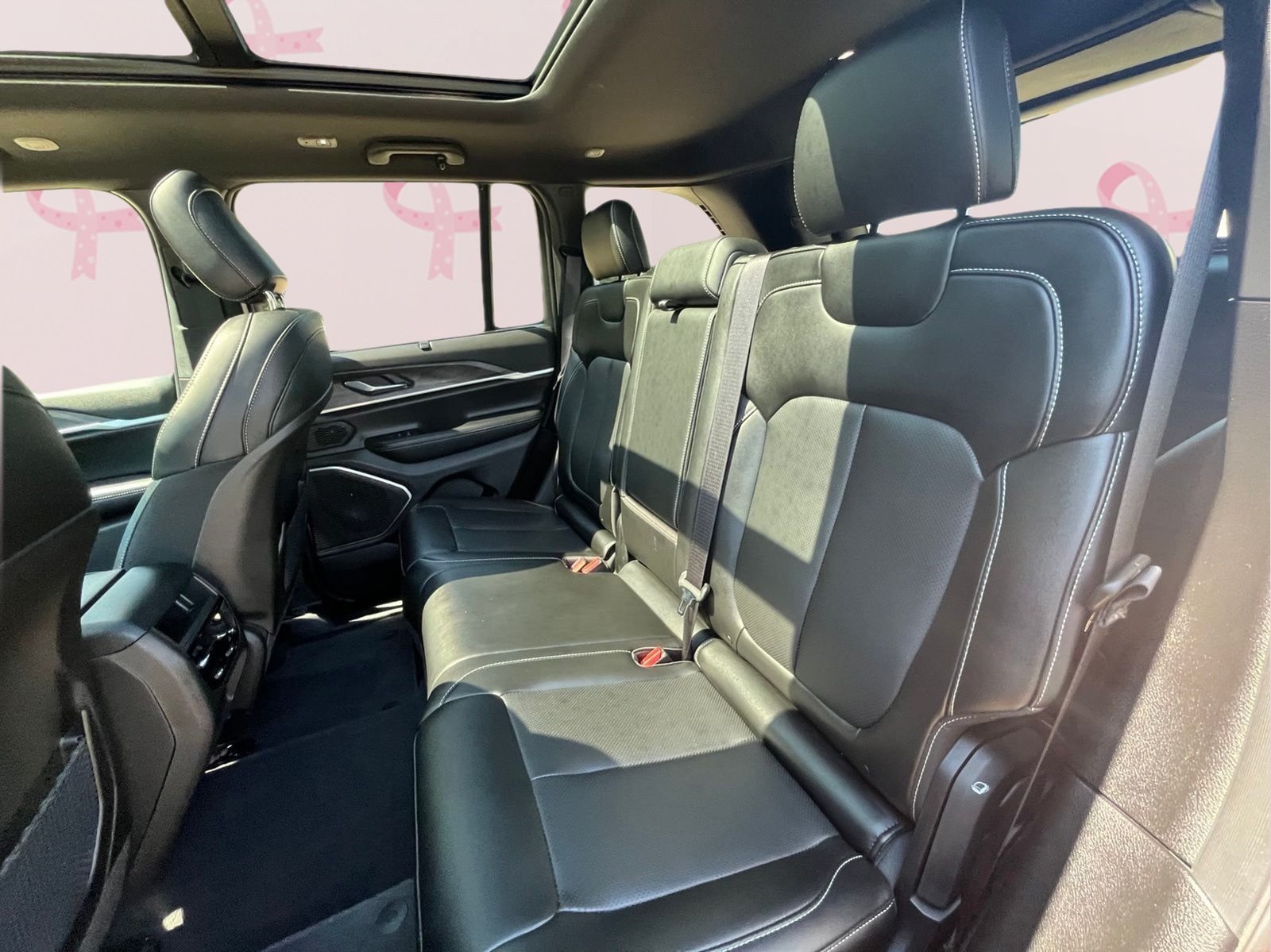 Certified 2025 Jeep Grand Cherokee Limited w/ Luxury Tech Group II AWD/4WD image 29