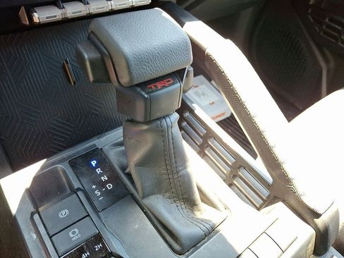 Used 2025 Toyota Tacoma TRD Sport AWD/4WD image 12