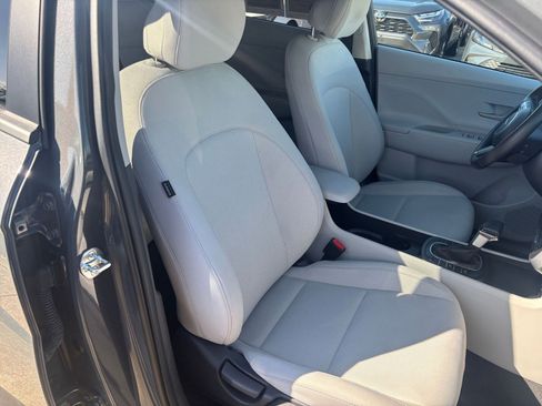 Used 2025 Hyundai Kona SEL image 37