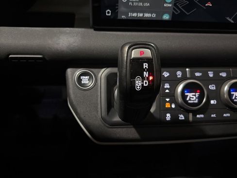Used 2021 Land Rover Defender 90 First Edition image 22