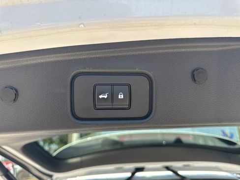 Certified 2025 Nissan Pathfinder Platinum w/ Cargo Package FWD image 32