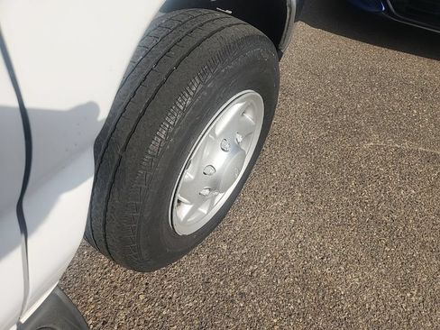 Used 2013 Ford E-350 and Econoline 350 XLT RWD image 16