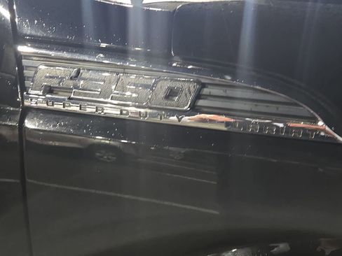 Used 2016 Ford F350 Lariat w/ Lariat Interior Package image 11