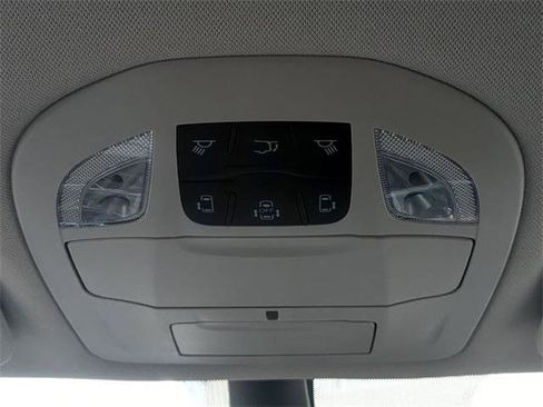 Certified 2024 Chrysler Pacifica Touring-L image 25