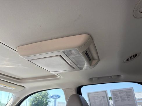 Used 2008 Chevrolet Tahoe LTZ w/ LTZ Preferred Equipment Group RWD image 24