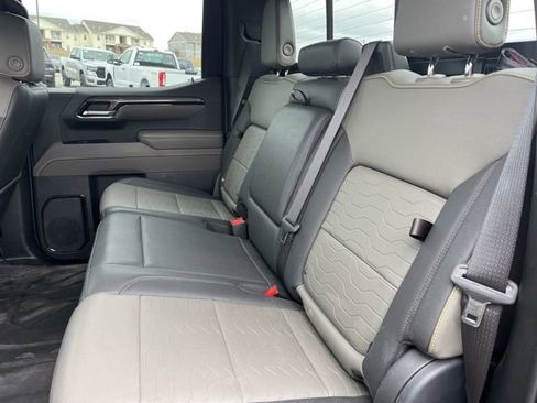Used 2023 Chevrolet Silverado 1500 ZR2 image 7