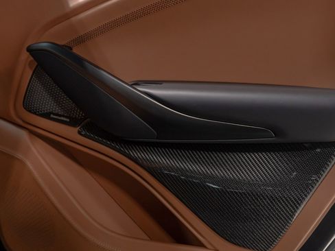 Used 2025 Aston Martin DBX 707 image 86