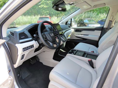 New 2026 Honda Odyssey EX-L image 2